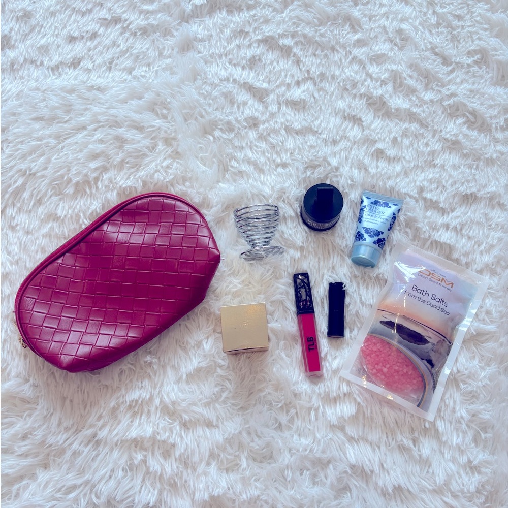 🤍New! Red Woven Cosmetic Bag with Beauty Products